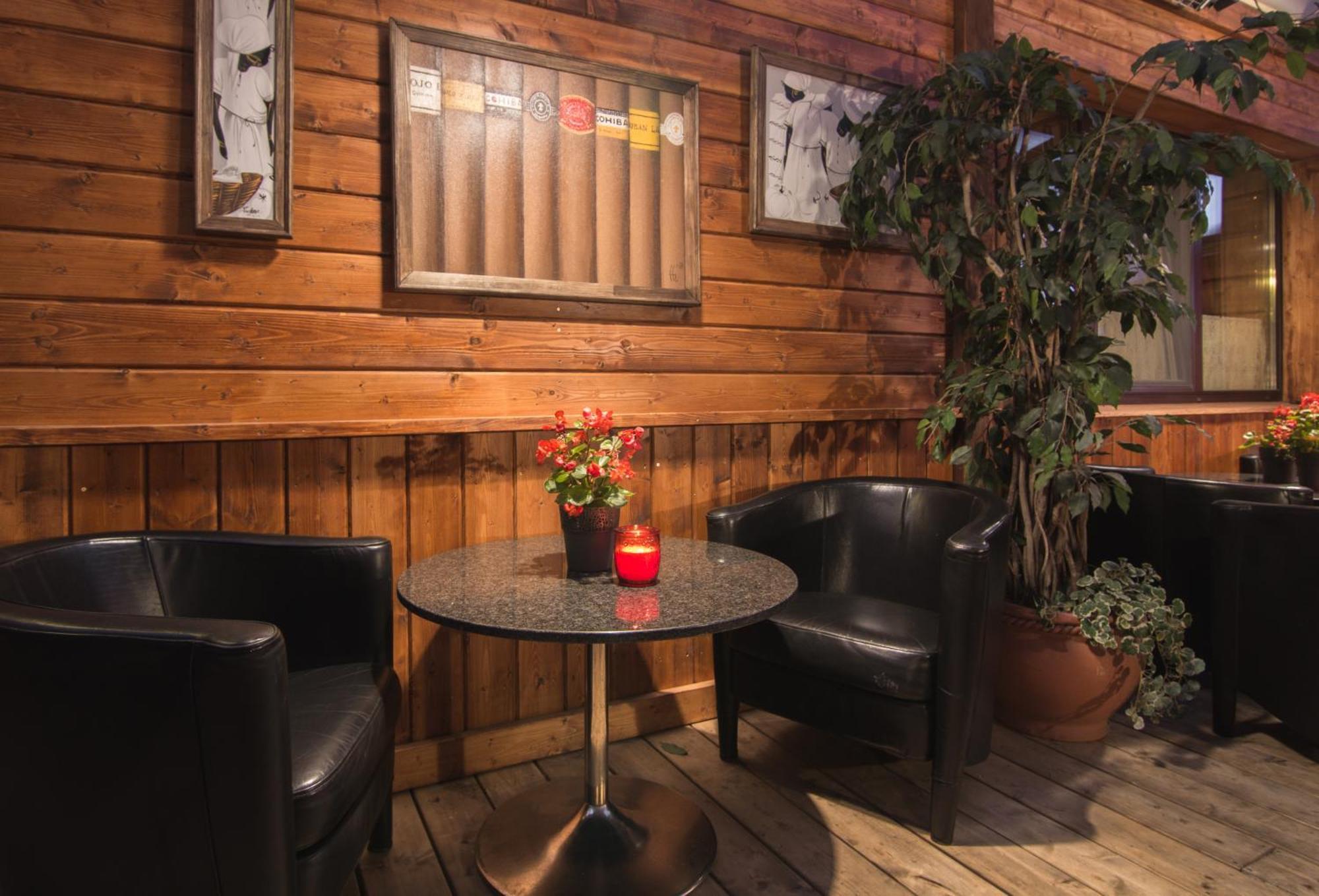 阿加特酒店 Ozolnieki 外观 照片